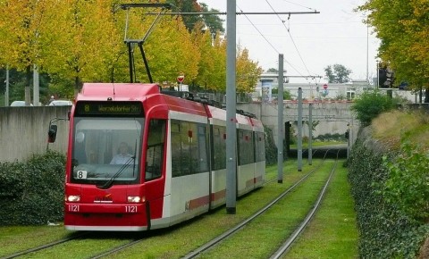 Straßenbahn beim Trafowerk